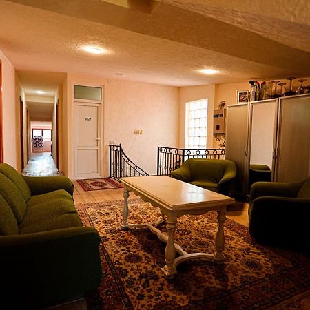 Guesthouse Gua クタイシ エクステリア 写真
