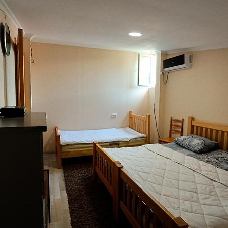 Guesthouse Gua クタイシ エクステリア 写真