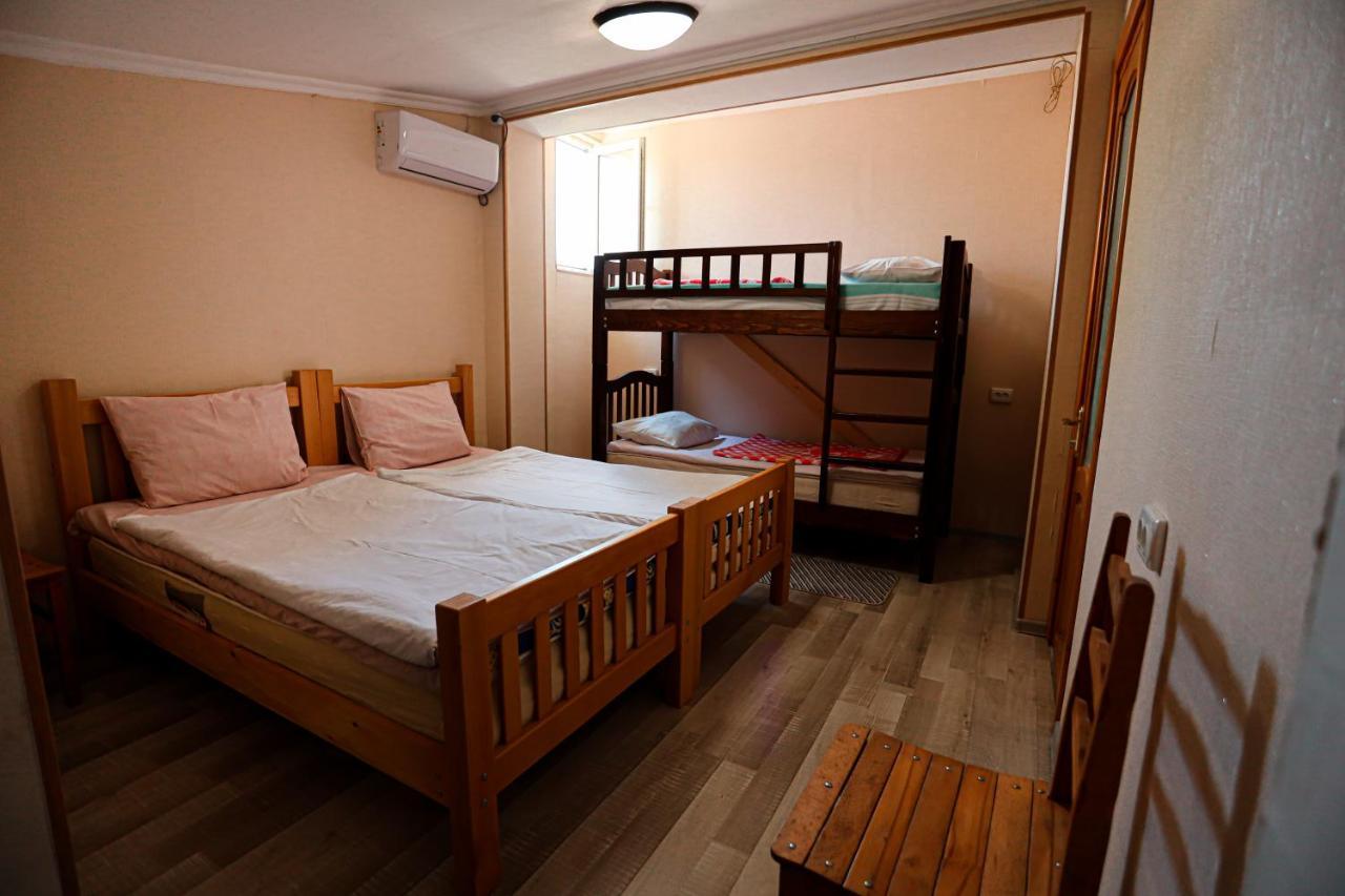 Guesthouse Gua クタイシ エクステリア 写真