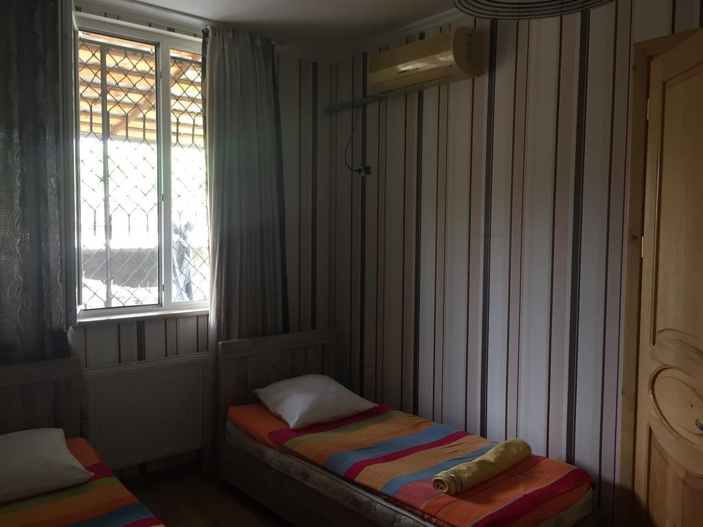 Guesthouse Gua クタイシ エクステリア 写真