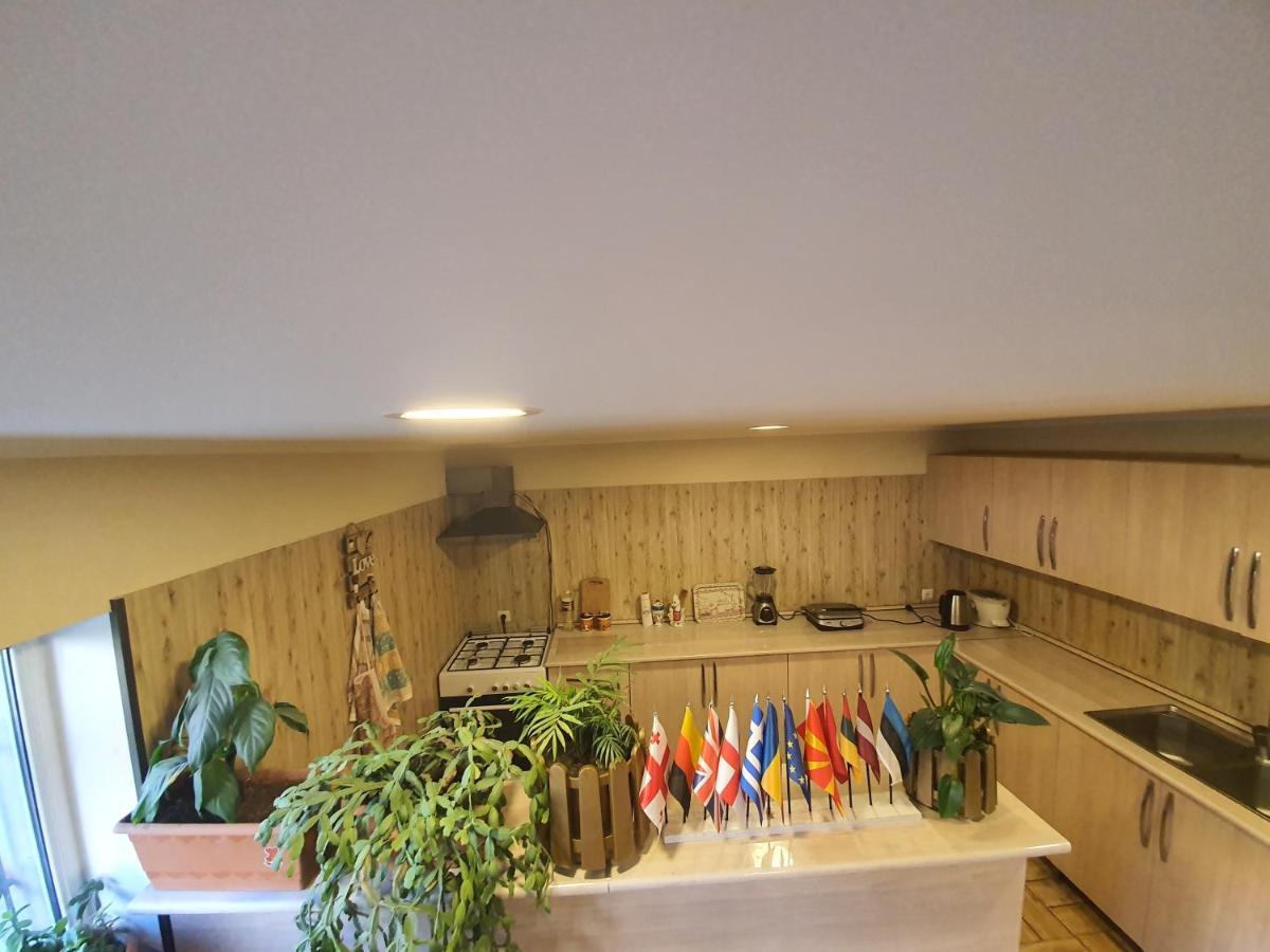 Guesthouse Gua クタイシ エクステリア 写真